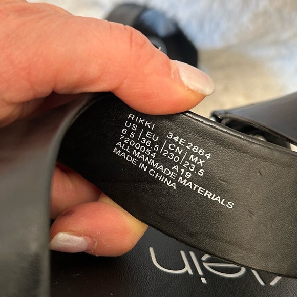 Calvin Klein Rikki Black Sandals Sleek and Stylish Sz-6.5M.   N - Picture 9 of 10